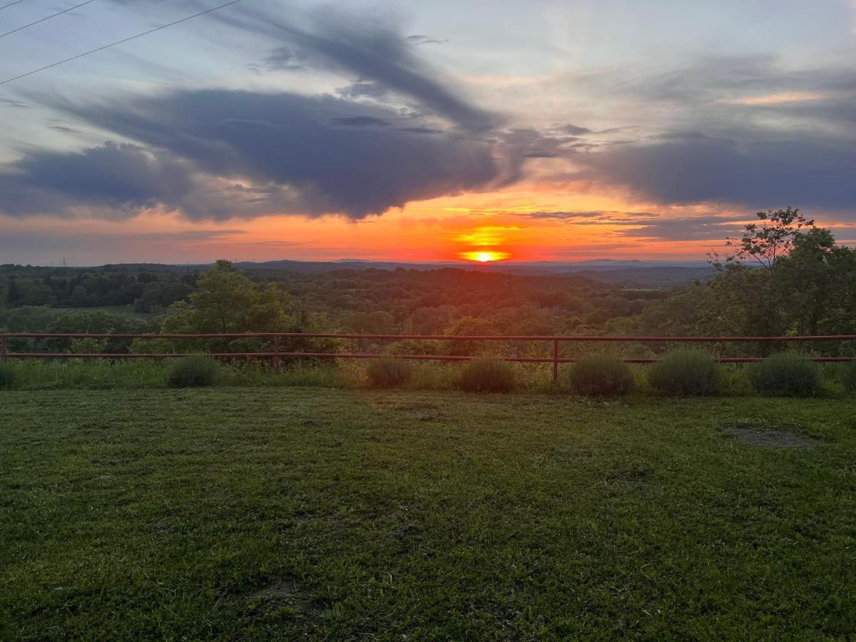B&B Il Tramonto Barbarano Romano Bagian luar foto